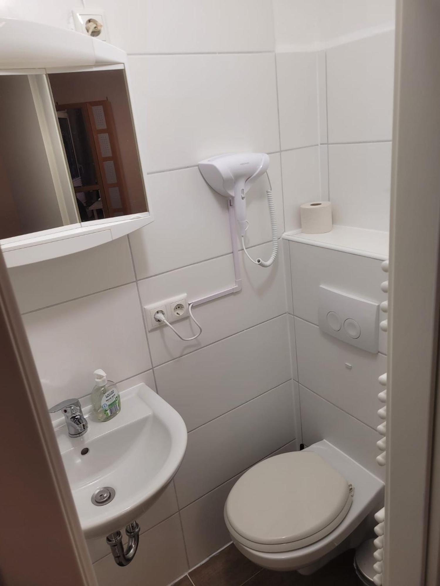 Idylischer Bachplatz Oerlinghausen Bagian luar foto